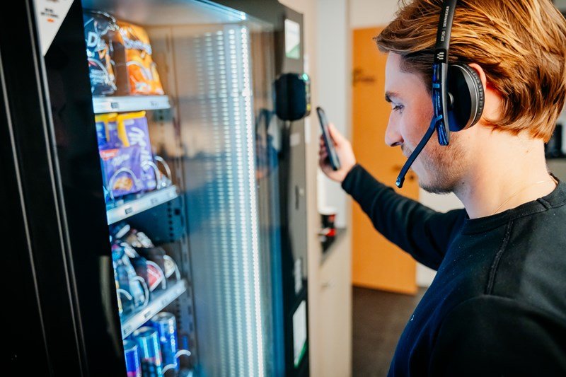 dga_vending_dga-25_45f051f6-52a2-4f6f-b7c6-b672a15a2b3d